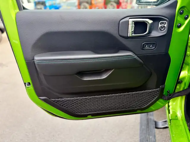 Jeep Wrangler view 11