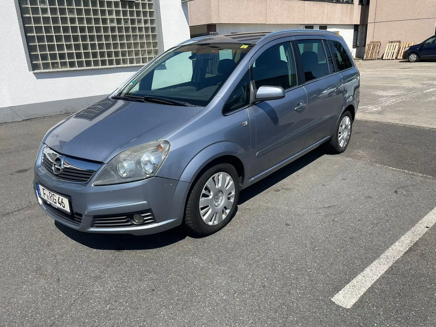 Opel Zafira 1.9 CDTI 7 Sitzer Tüv bis 03/26 Silber - 1