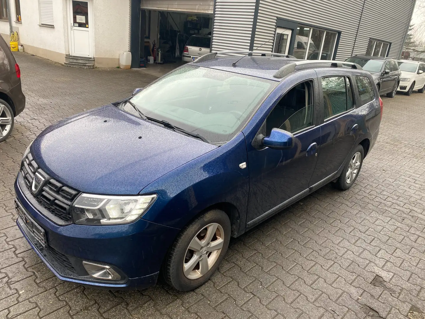 Dacia Logan 66KW Laureate Scheckheft u-frei Tuv 1/26 BT PDC Blau - 2
