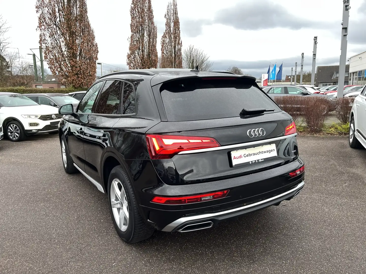 Audi Q5 40 TDI quattro S line Schwarz - 2