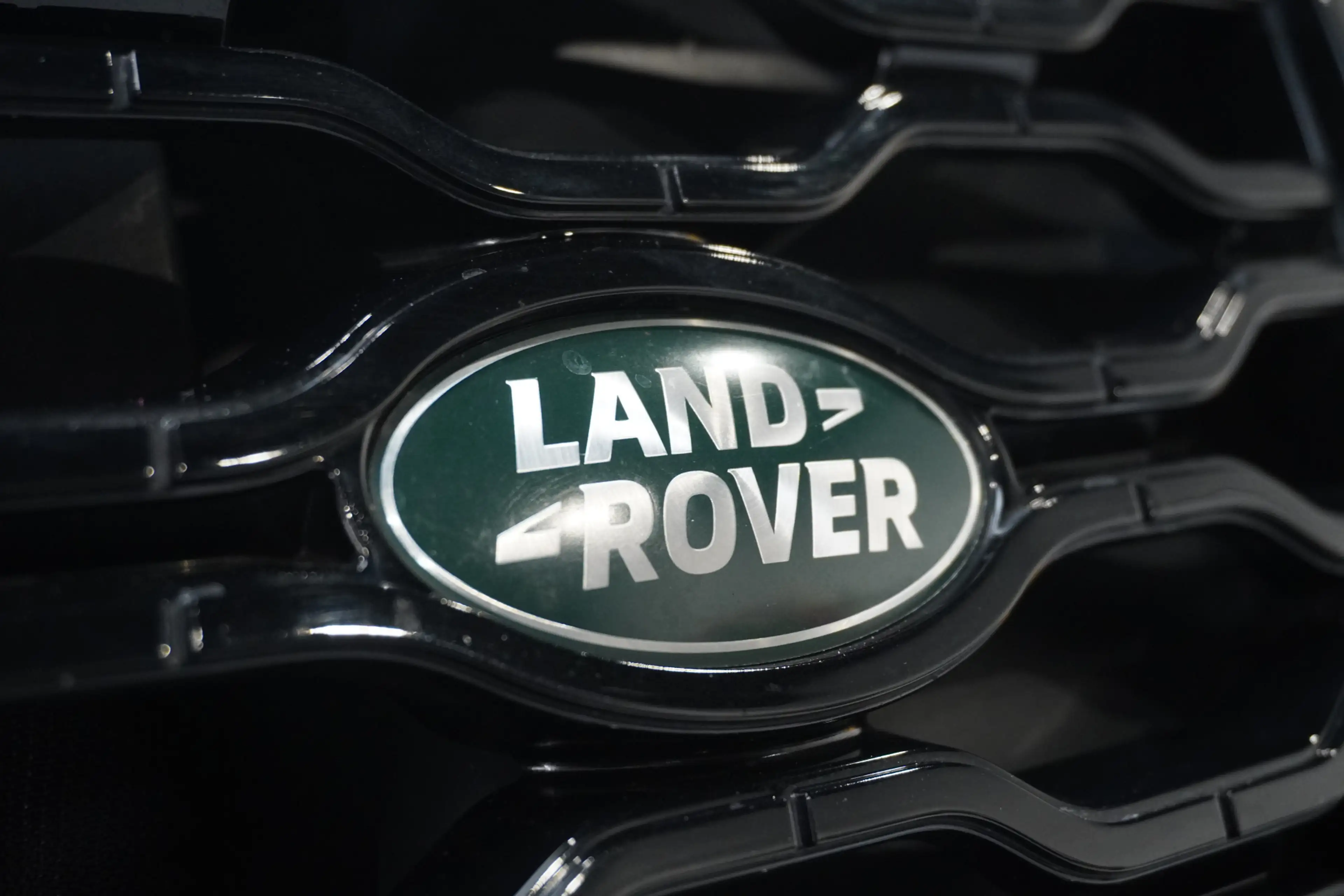 Land Rover Range Rover Velar 2.0 P400e R-Dynamic HSE / Pano / 22'' / Massage / — photo 15