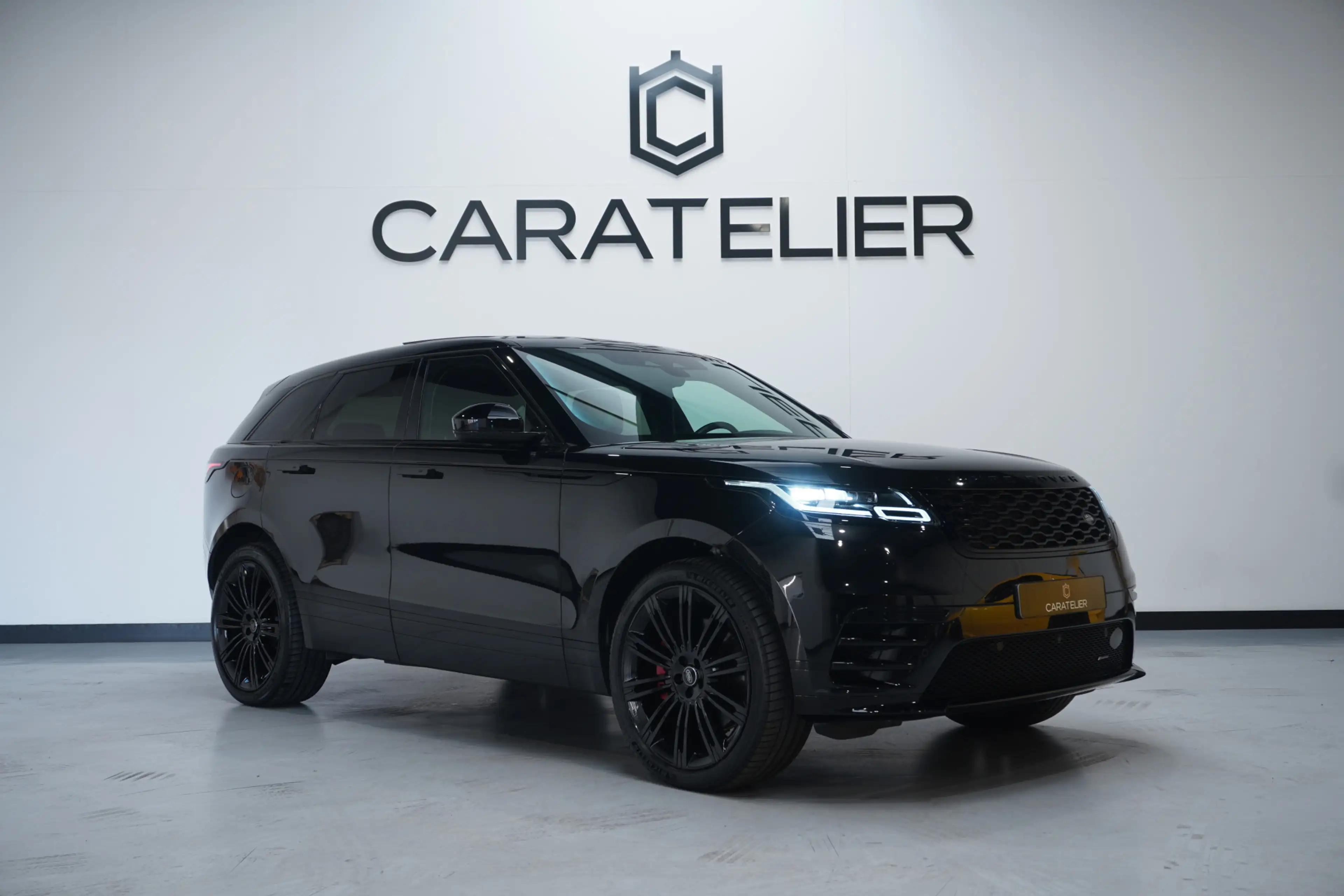 Land Rover Range Rover Velar 2.0 P400e R-Dynamic HSE / Pano / 22'' / Massage / — photo 6