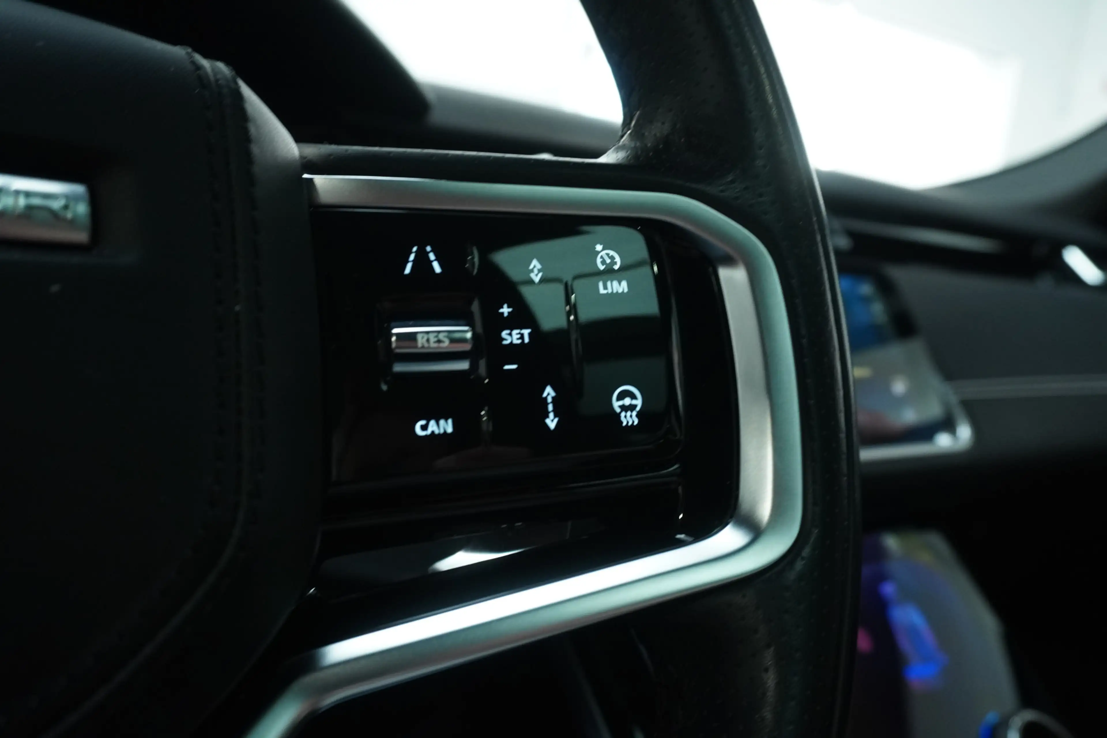 Land Rover Range Rover Velar 2.0 P400e R-Dynamic HSE / Pano / 22'' / Massage / — photo 30