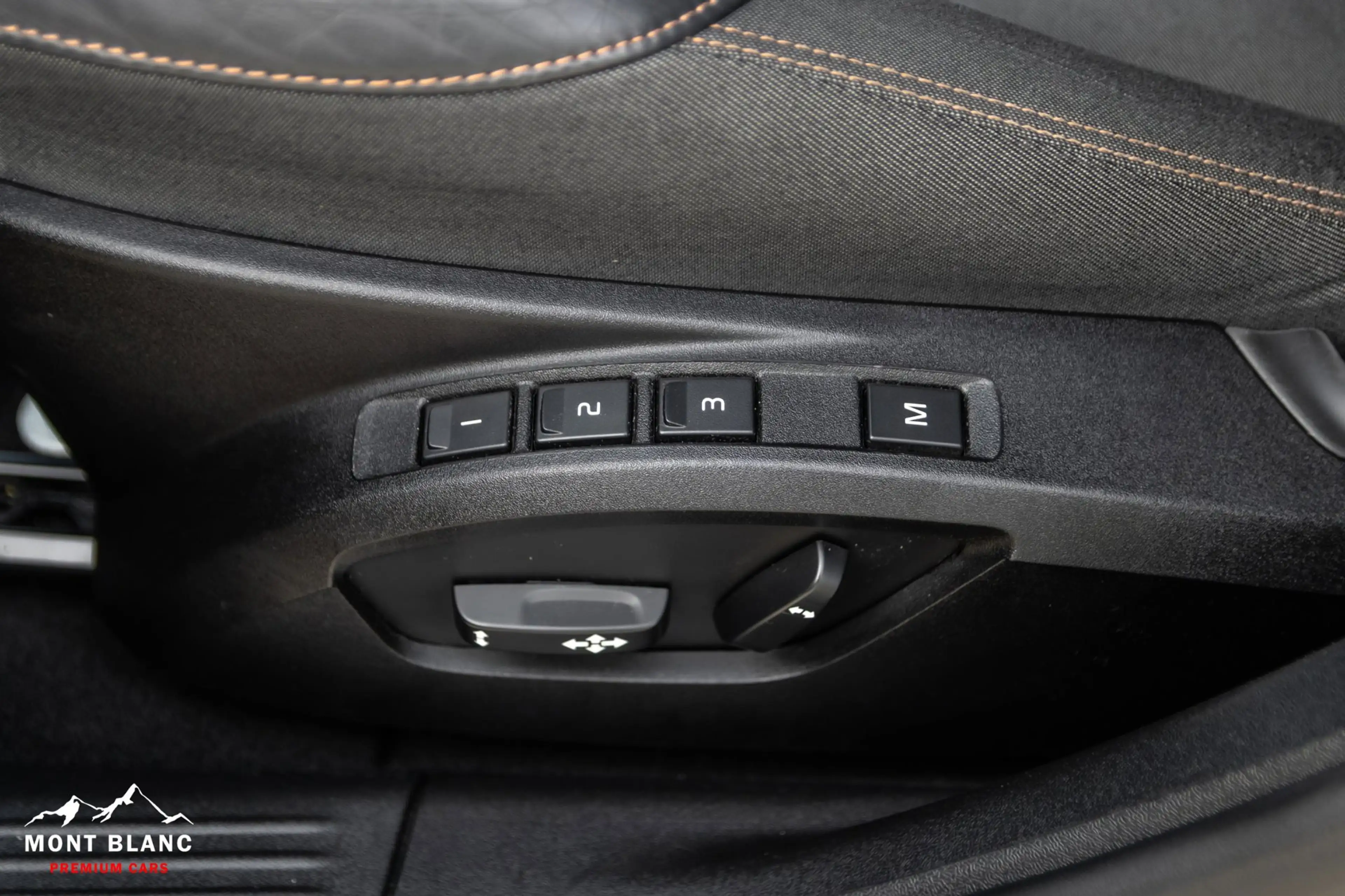 Volvo V40 Cross Country T4 AWD|ACC|Memory — photo 31