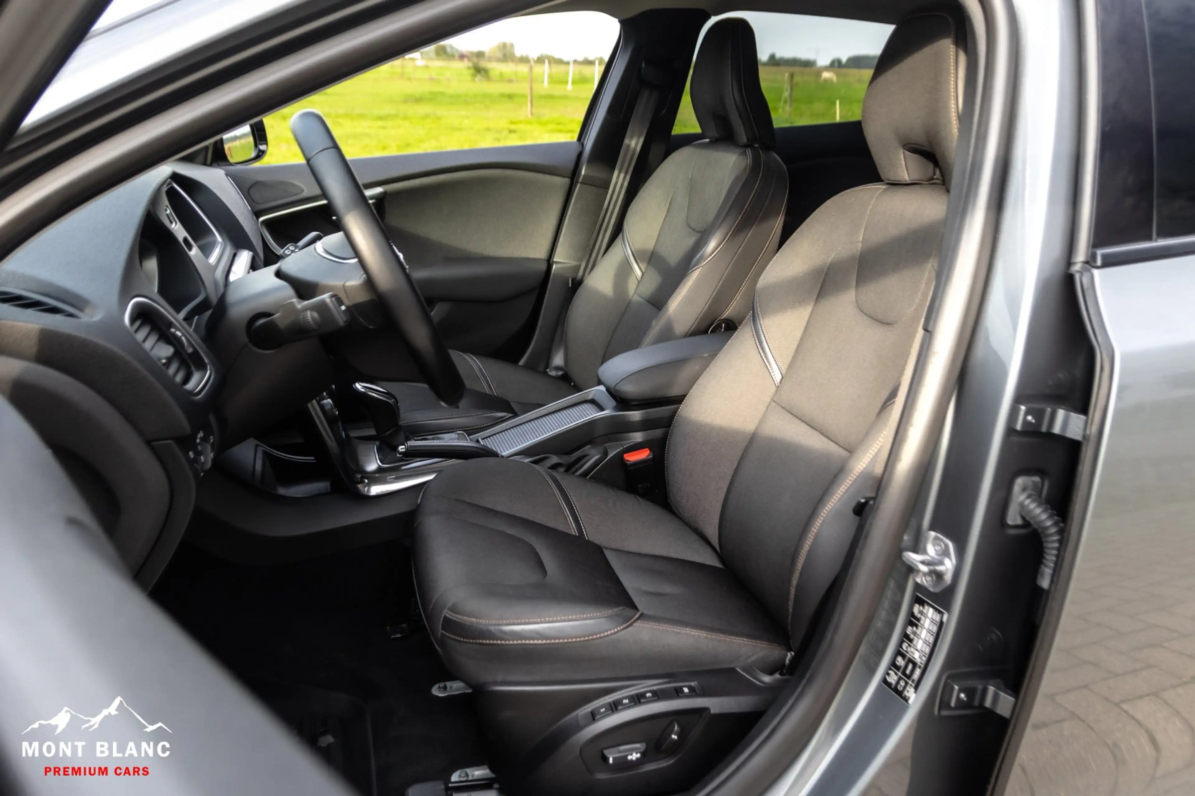 Volvo V40 Cross Country T4 AWD|ACC|Memory — photo 30
