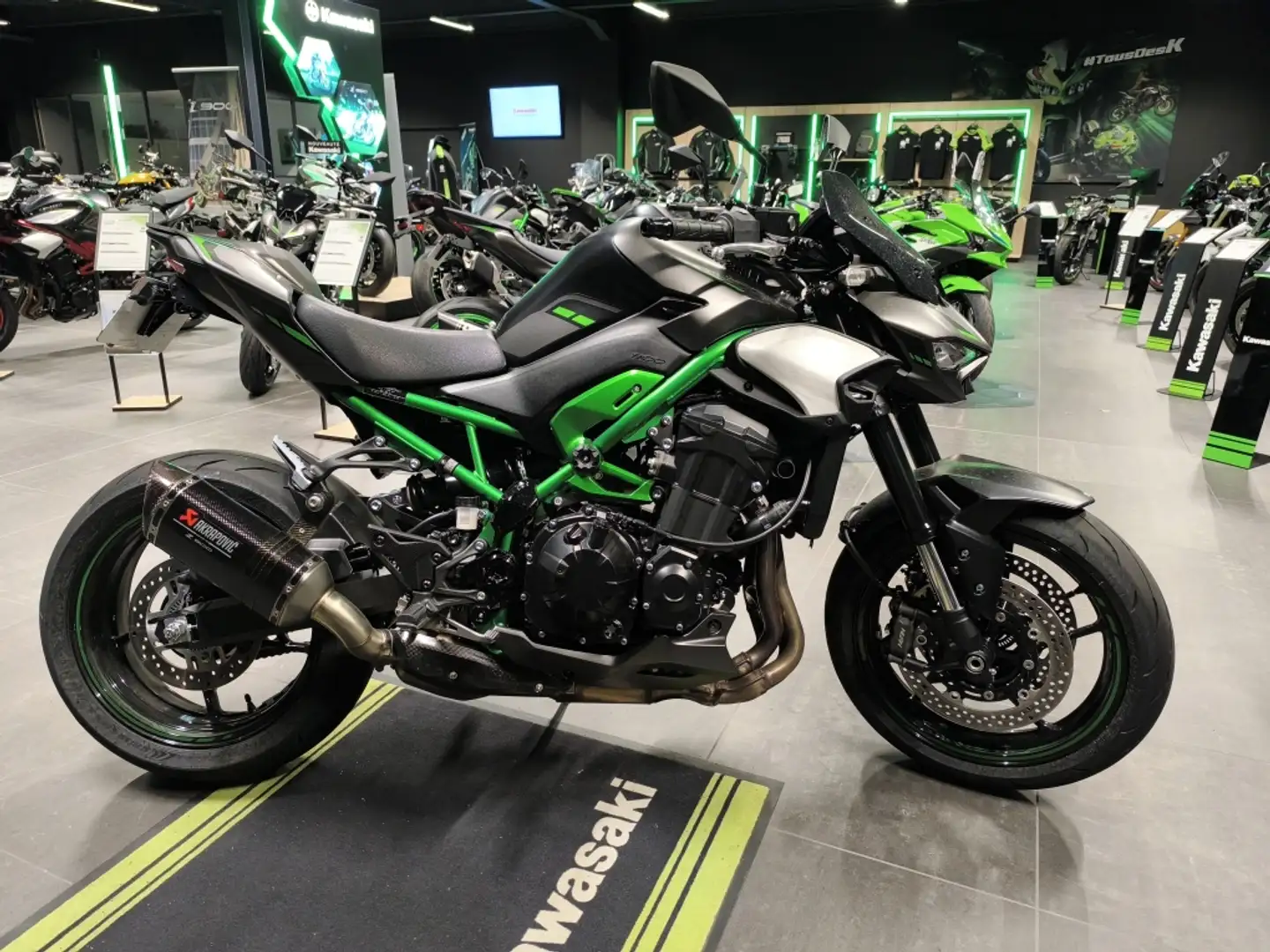 Kawasaki Z 900 Vert - 1