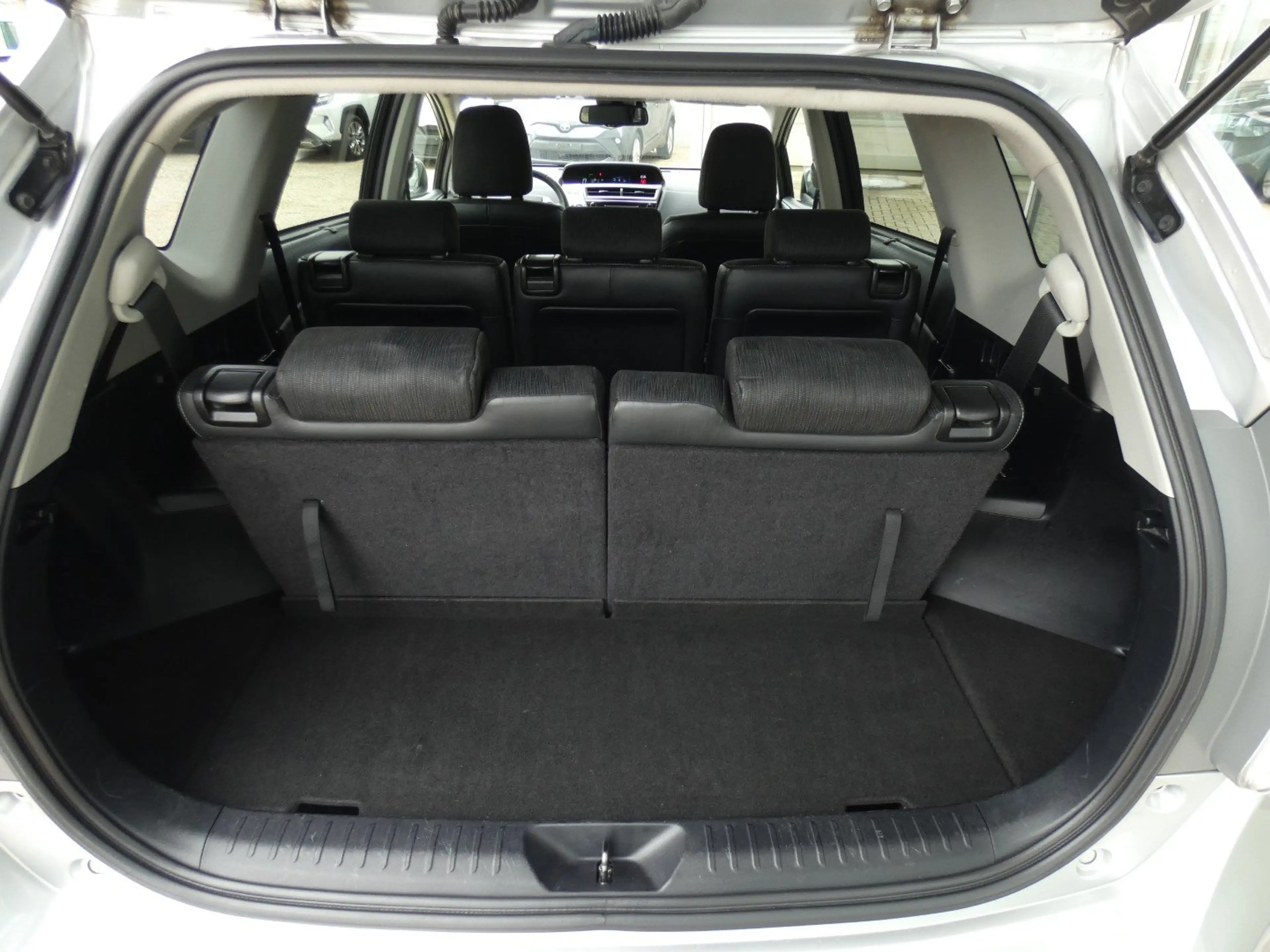 Toyota Prius+ Hybrid Dynamic 7PL +Half leder +Zetelverwarming — photo 10