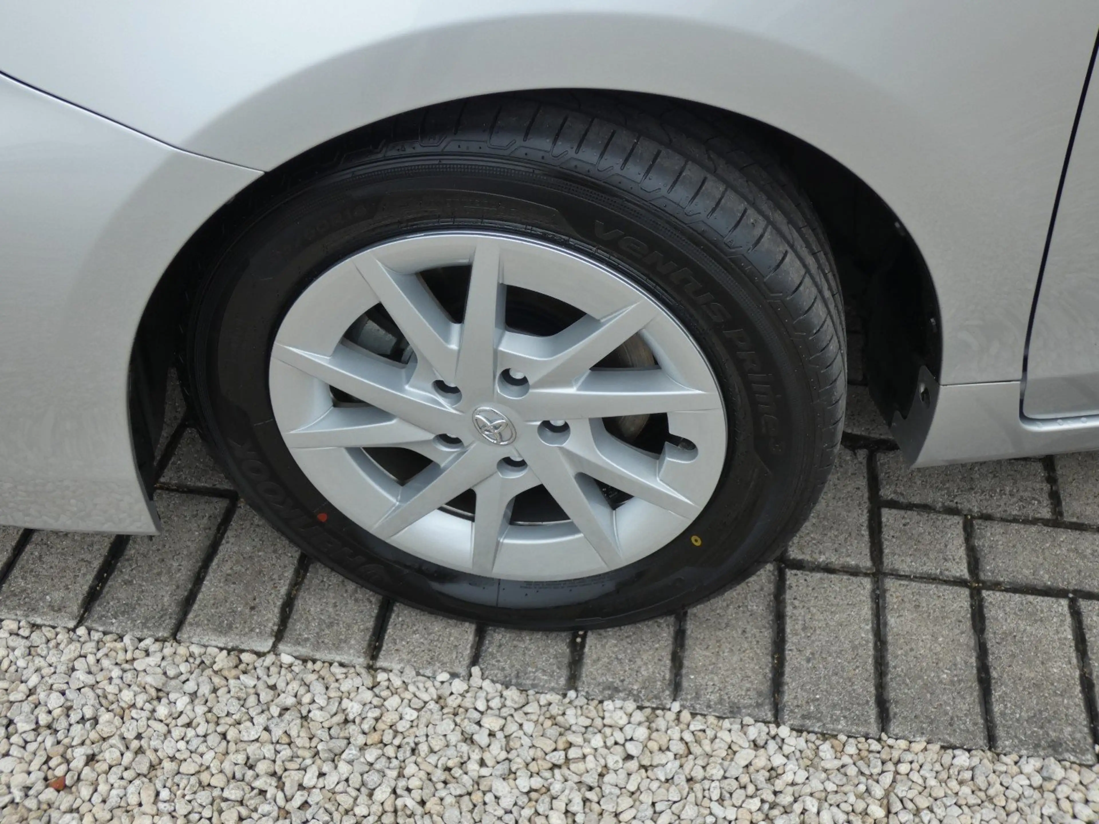 Toyota Prius+ Hybrid Dynamic 7PL +Half leder +Zetelverwarming — photo 3