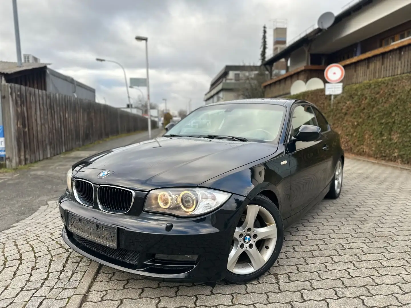 BMW 118 d Coupe PDC*LM*TÜV* Schwarz - 1