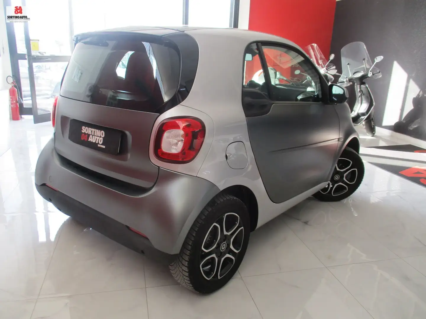 smart forTwo 1.0 Passion 71cv t.amic 11/2018 KM70000 TETTO PAN Gris - 2