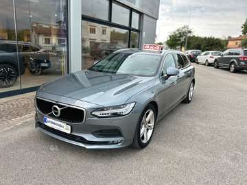 MOMENTUM D4 AWD Geartronic BUSINESS