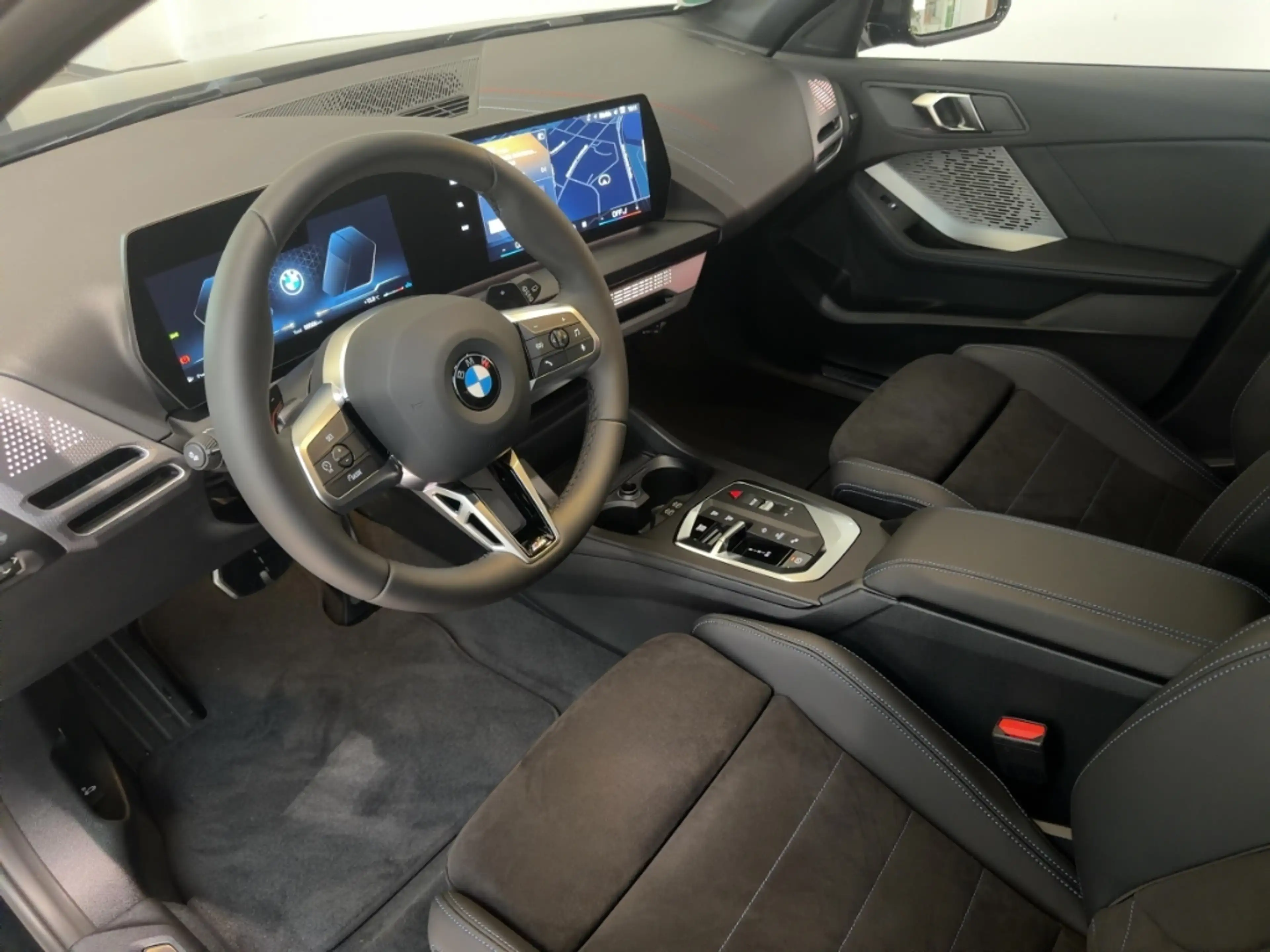 BMW 118 d Limousine Sportpaket AD Navi Digitales Cockpit L — photo 6