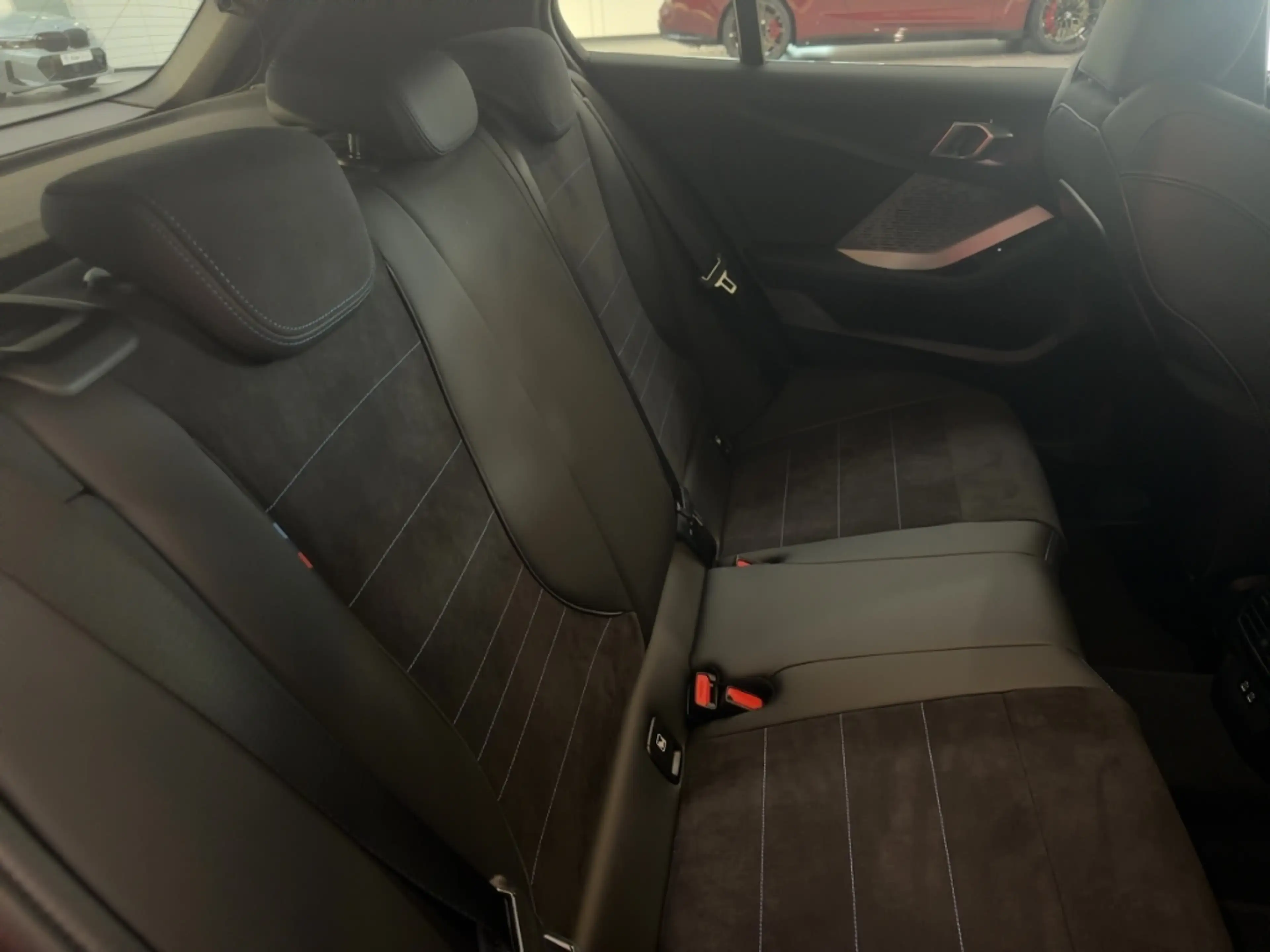 BMW 118 d Limousine Sportpaket AD Navi Digitales Cockpit L — photo 7