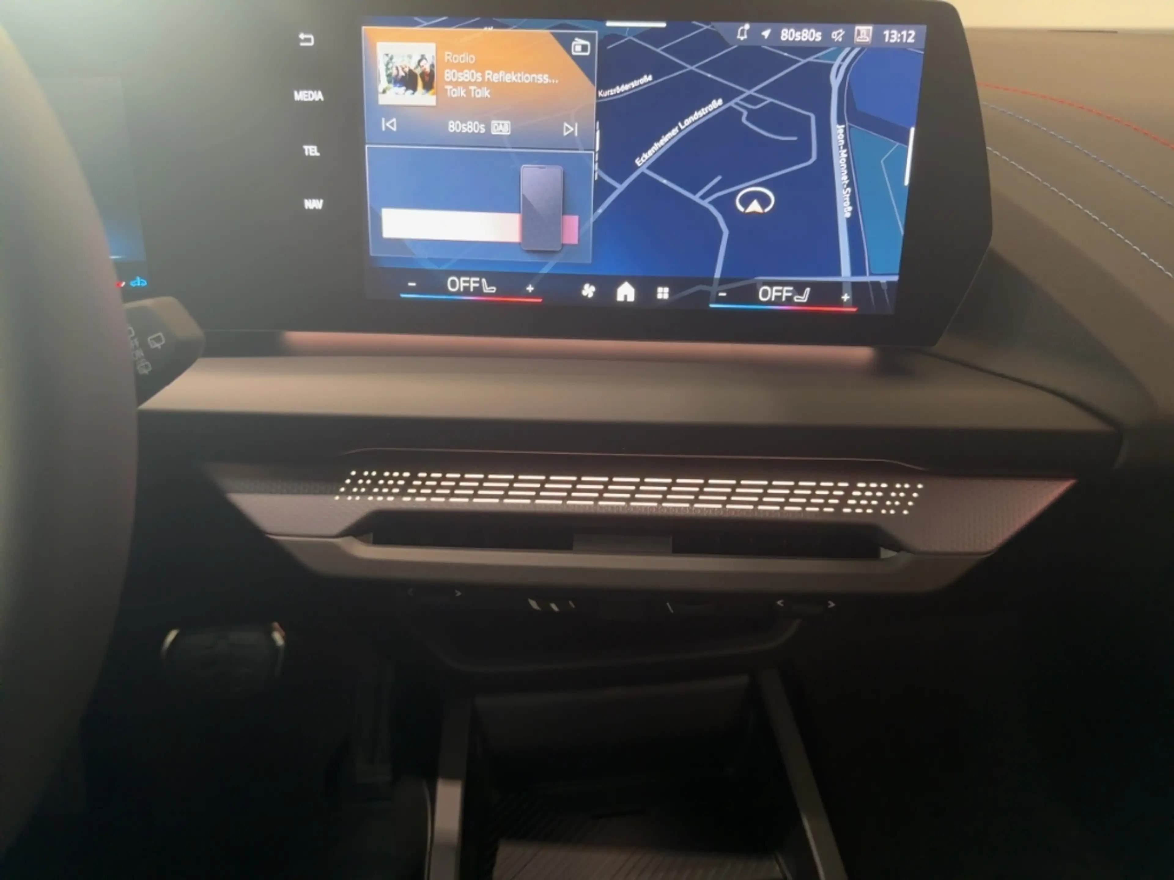 BMW 118 d Limousine Sportpaket AD Navi Digitales Cockpit L — photo 10