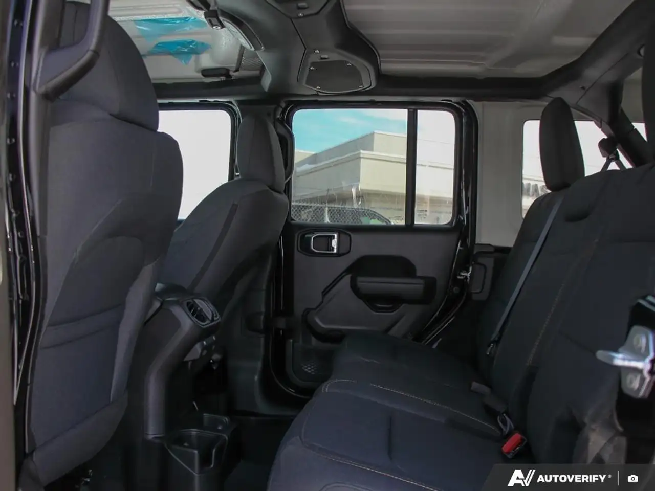 Jeep Wrangler снимка Jeep Wrangler