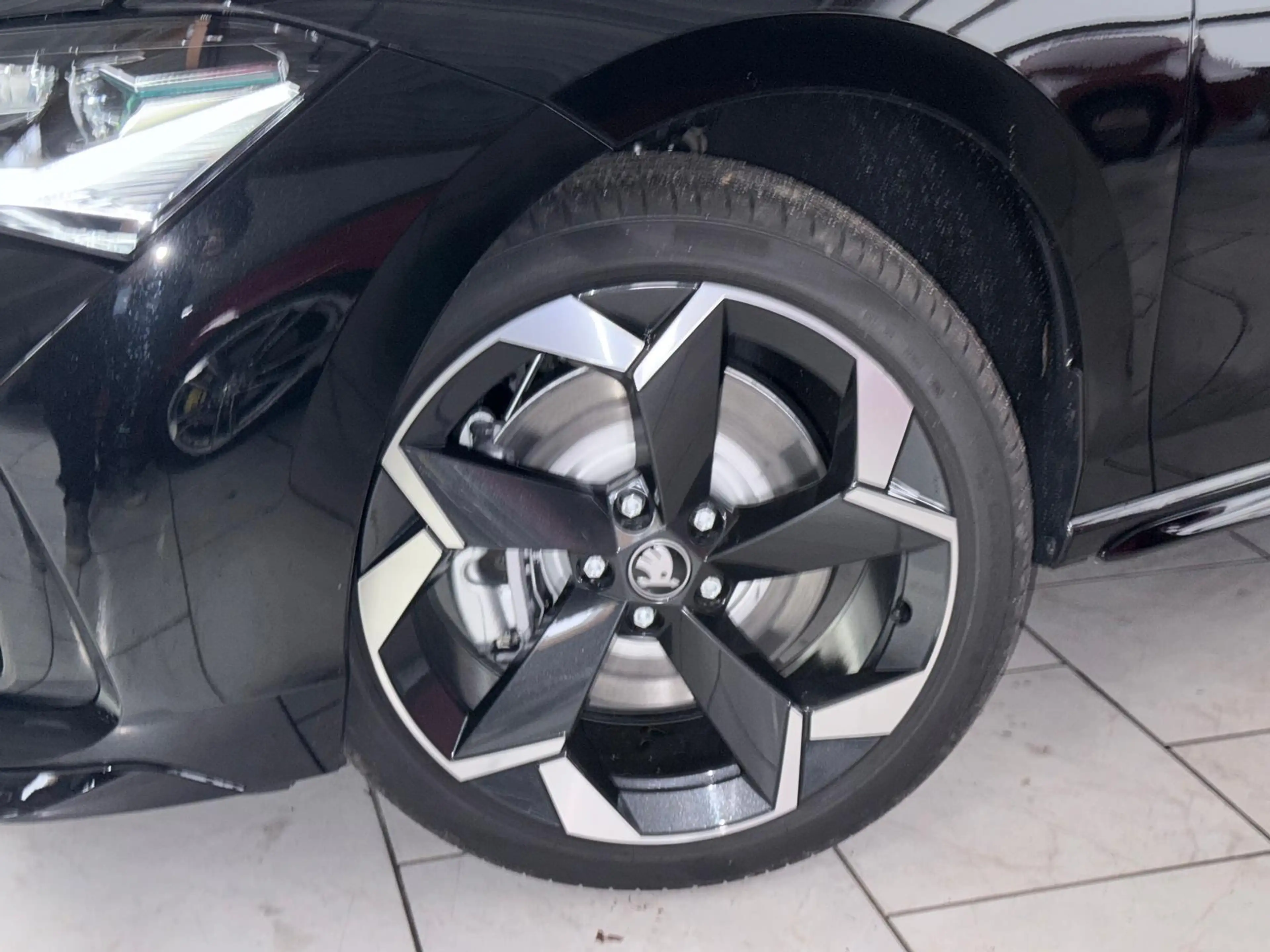Skoda Superb 4x4 Sportline - Pano/Apple/ACC/AHK/Canton — photo 4