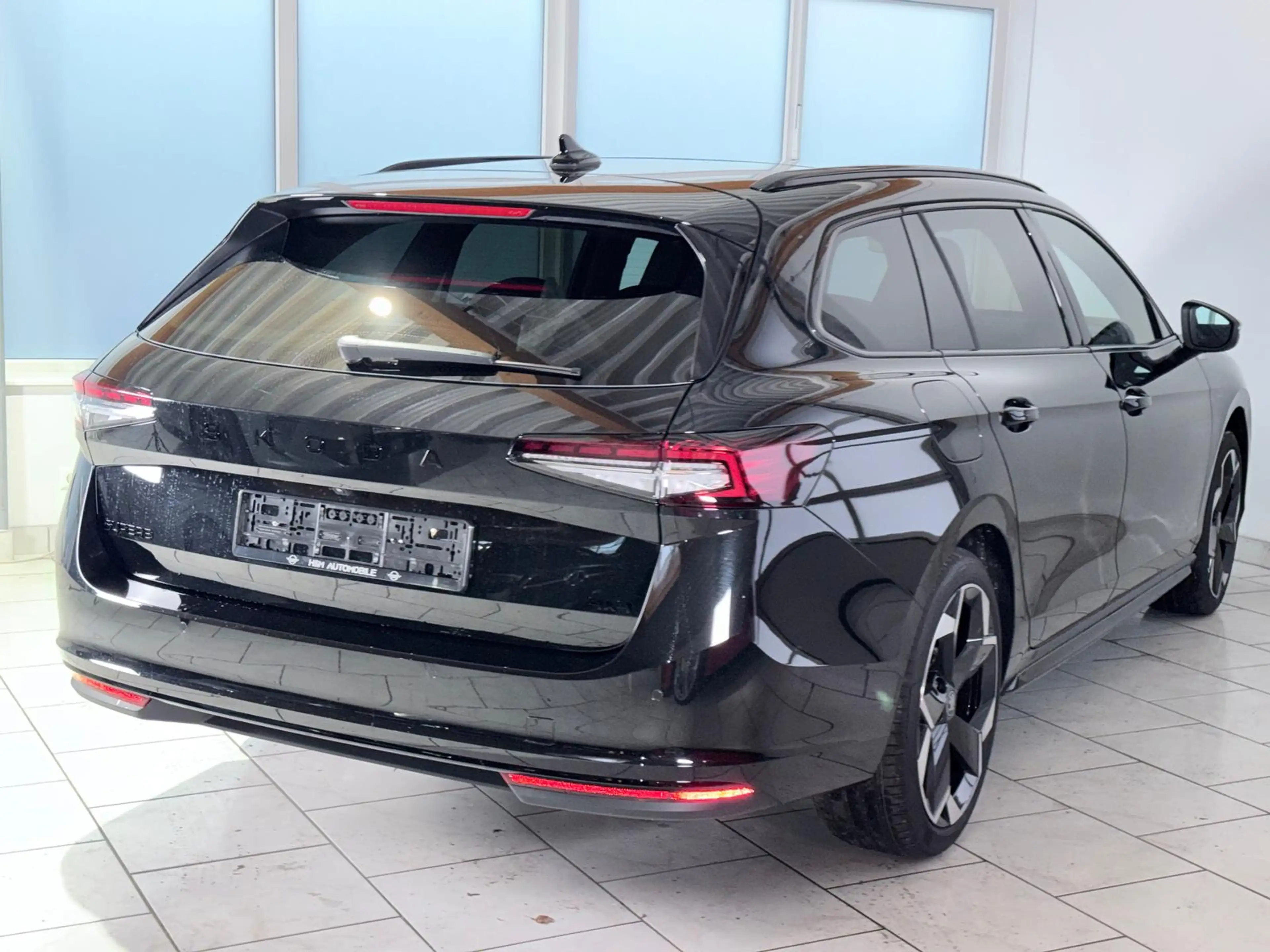 Skoda Superb 4x4 Sportline - Pano/Apple/ACC/AHK/Canton — photo 9