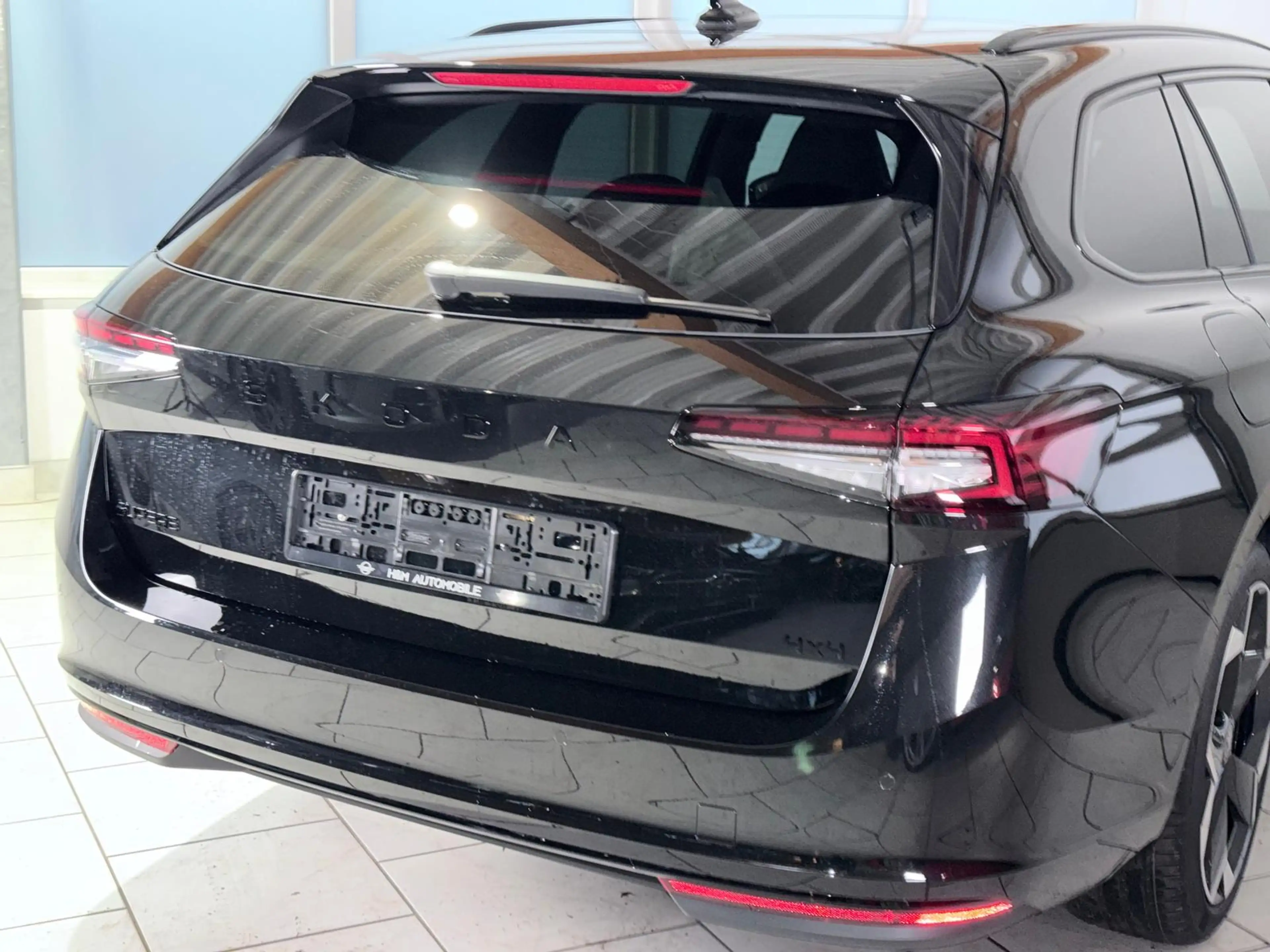 Skoda Superb 4x4 Sportline - Pano/Apple/ACC/AHK/Canton — photo 10
