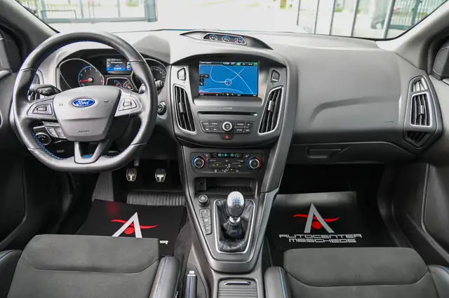 Ford Focus view 10