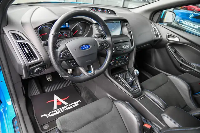 Ford Focus view 9