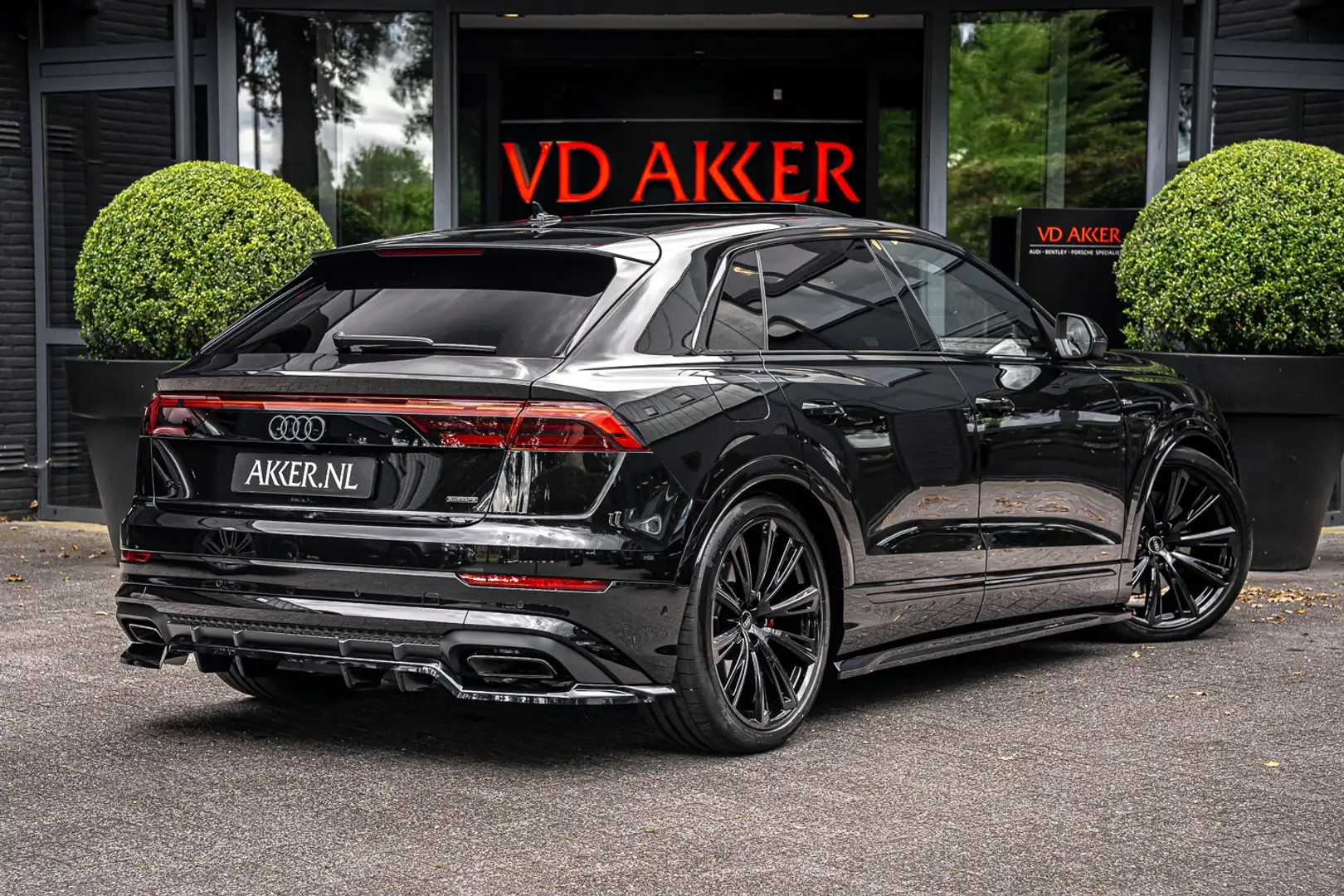 Audi Q8 60 TFSIe AERO Black Optiek |Panoramadak | 23 Inch Negro - 2