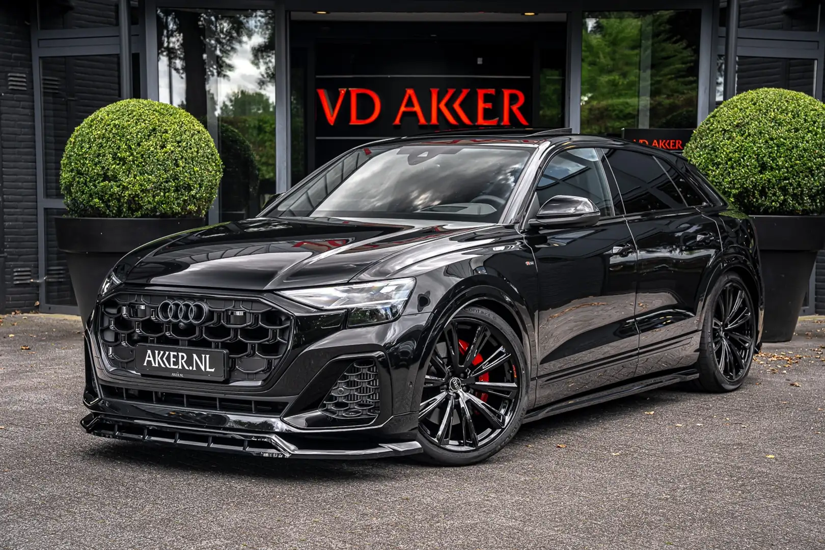 Audi Q8 60 TFSIe AERO Black Optiek |Panoramadak | 23 Inch Negro - 1