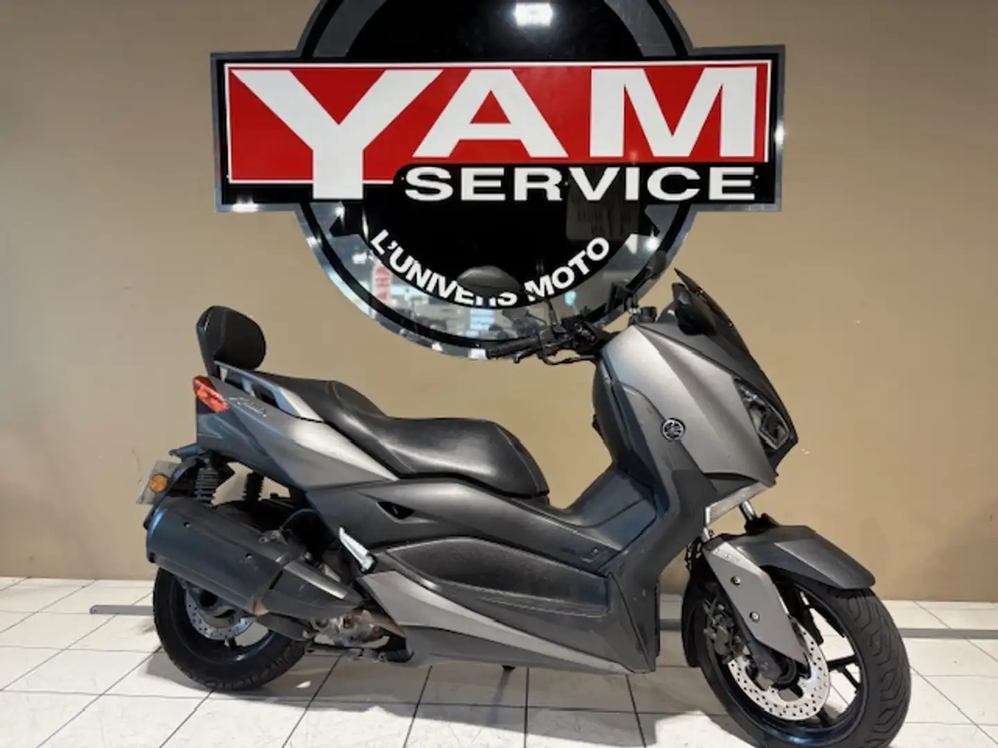 Yamaha X-Max 300 Gris - 1