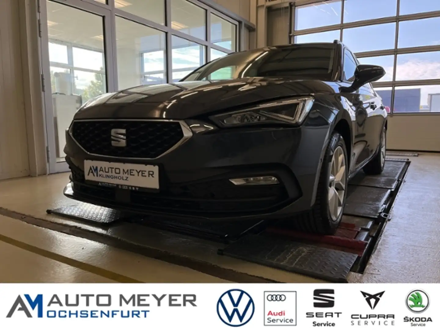 SEAT Leon SP Style 2.0 TDI DSG Navi AHK Pano LED Gris - 1