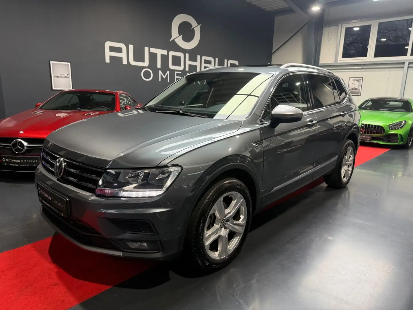 Volkswagen Tiguan Allspace 7-Sitzer/Pano/R-Kamera/ACC/DSG Gris - 1
