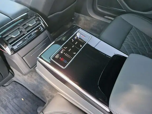 Audi A8 60 TFSI e quattro * S-LINE * 22" RÄDER Ansicht 29