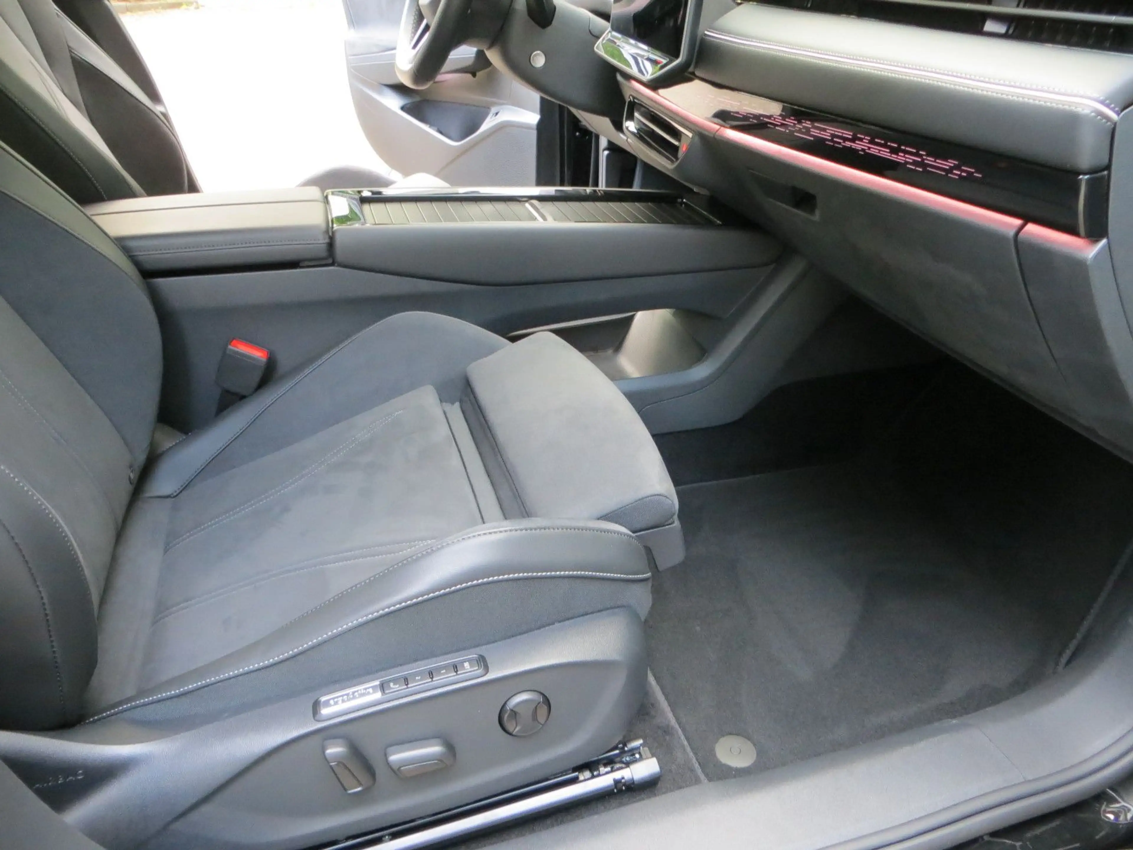 Volkswagen ID.7 Pro S Tourer Matrix IQ Light Wärmep. — photo 14