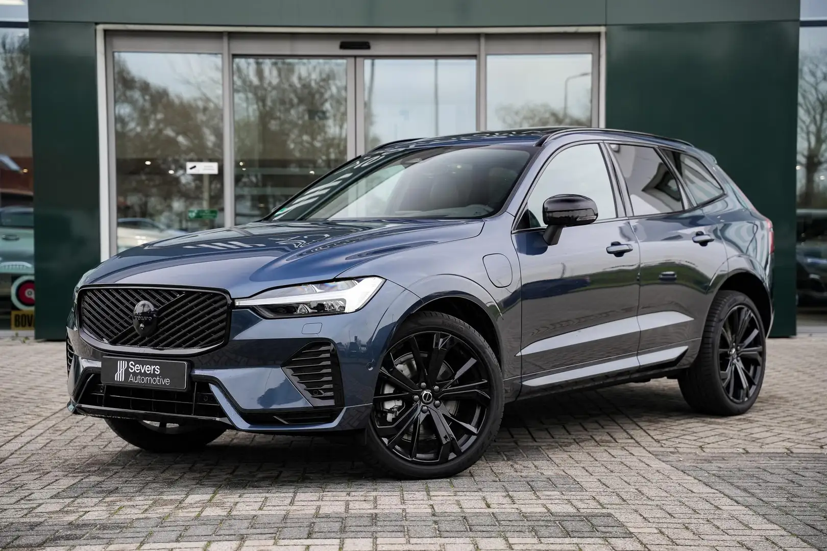 Volvo XC60 2.0 T6 Plug-in hybrid AWD Ultra Black Edition | Me Blauw - 2