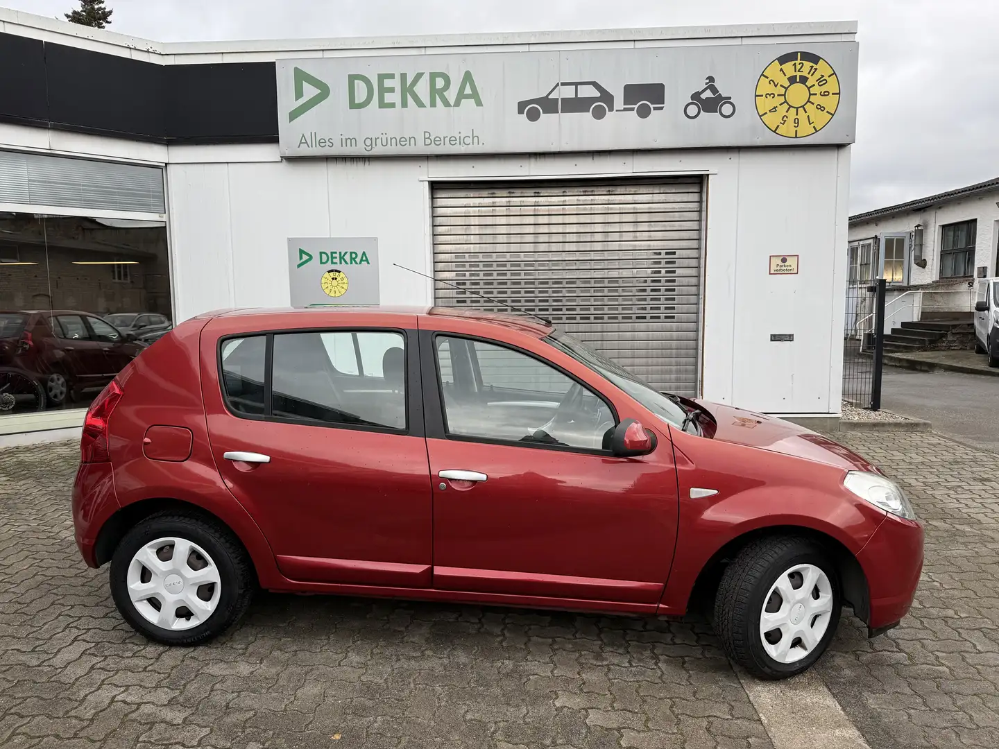 Dacia Sandero Laureate 5trg. mit Klimaamlage/ZV/Met./ABS/ESP/ Rot - 2