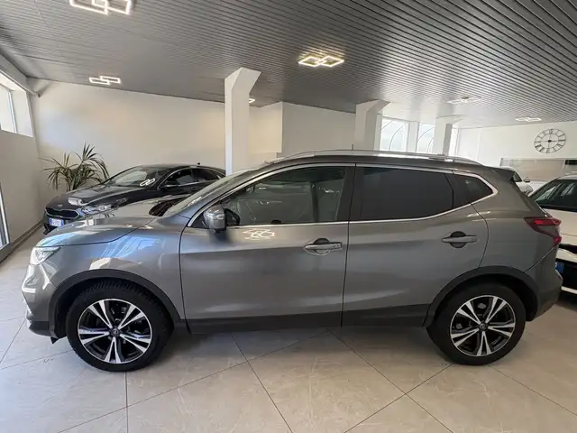 Nissan Qashqai view 2