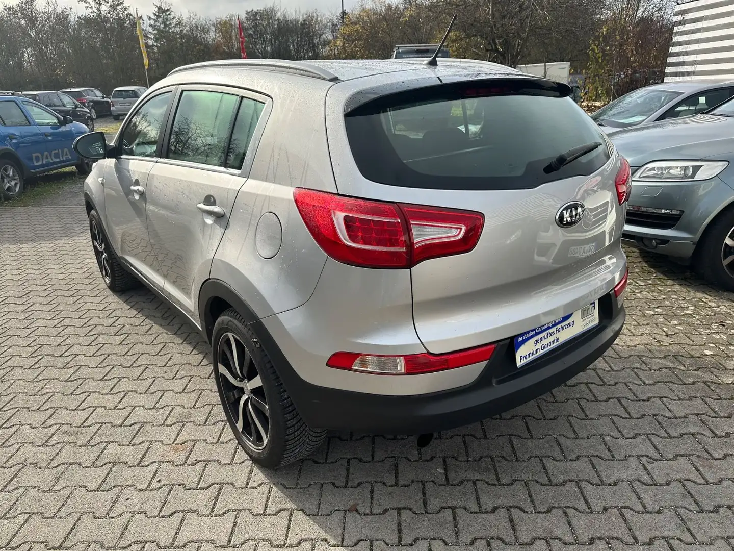 Kia Sportage Attract 4WD Silber - 2