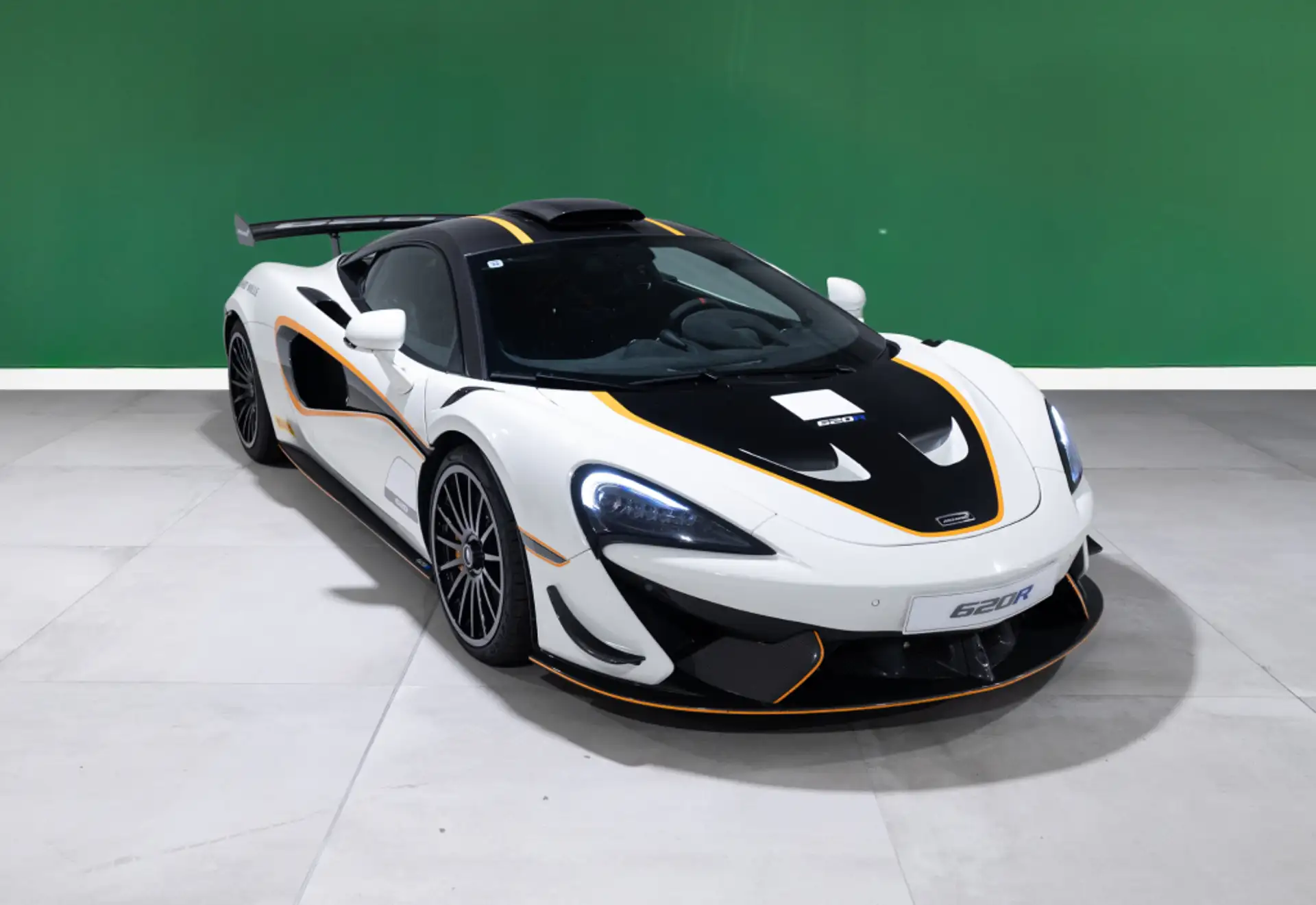 맥라렌 620 R 2020 흰색 사진 8