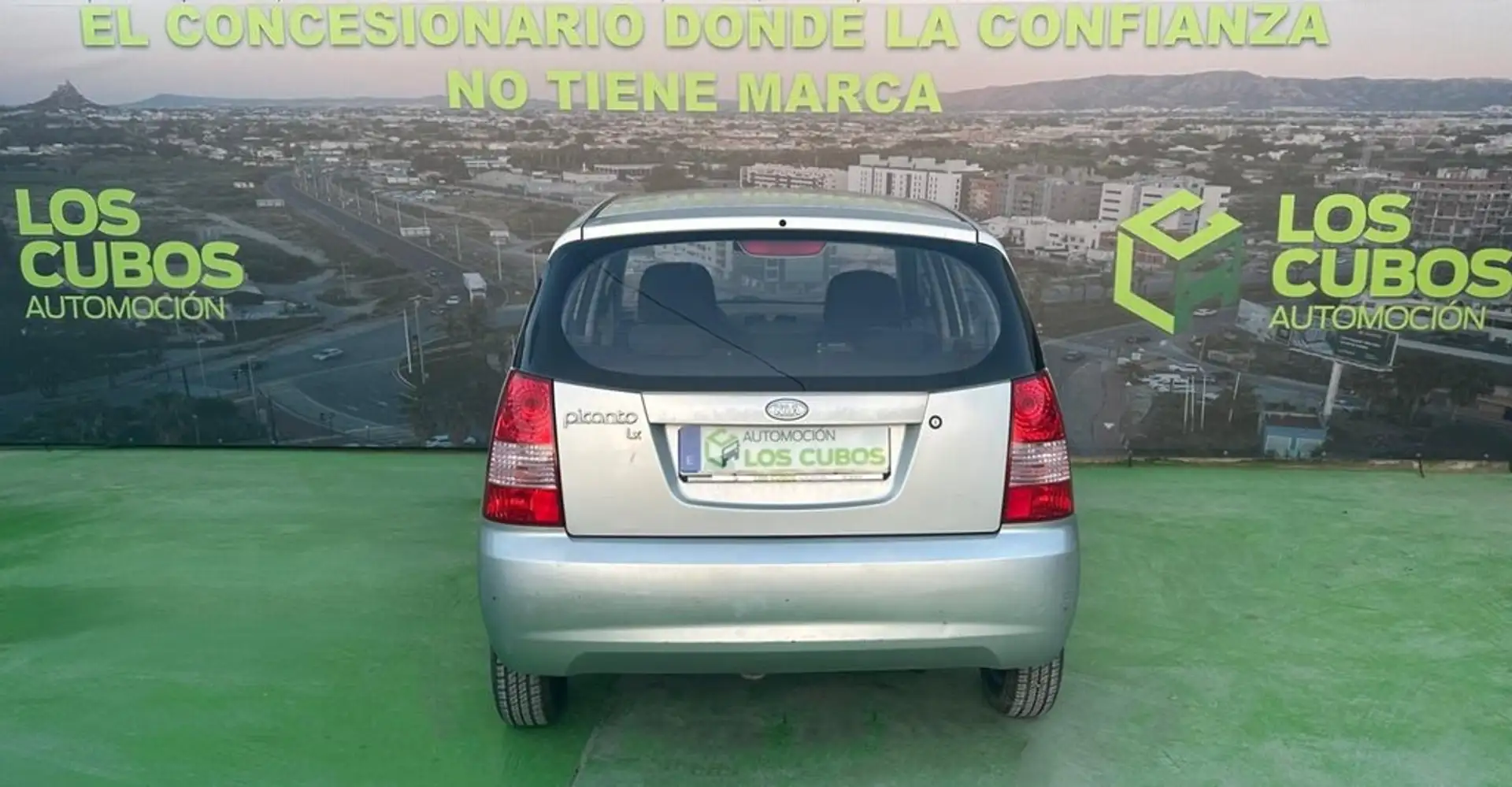 Kia Picanto 1.0 SOHC LX Gris - 2