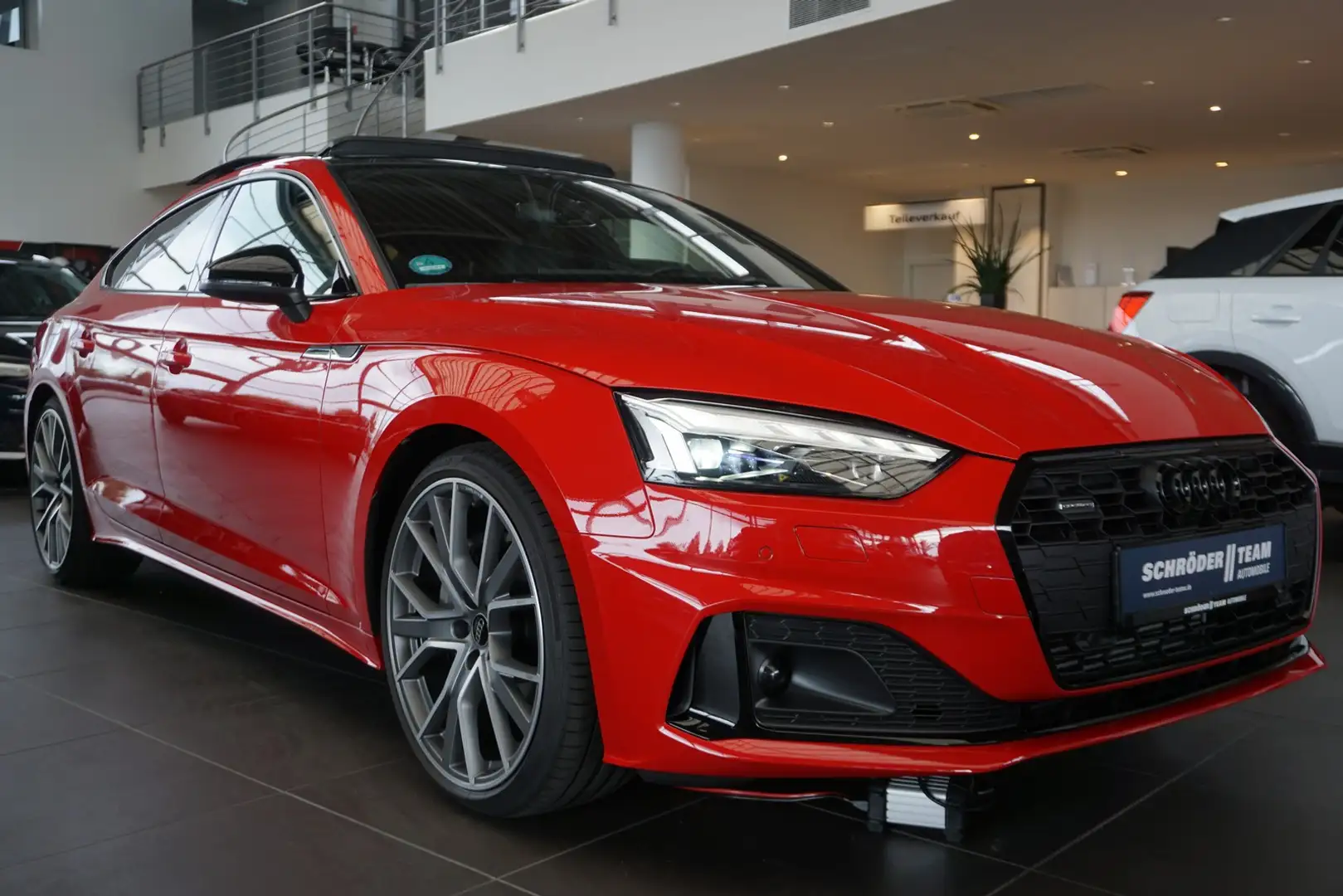 Audi A5 Sportback 45 TFSI qu. S line LaserBO Pano Stdh Rouge - 2