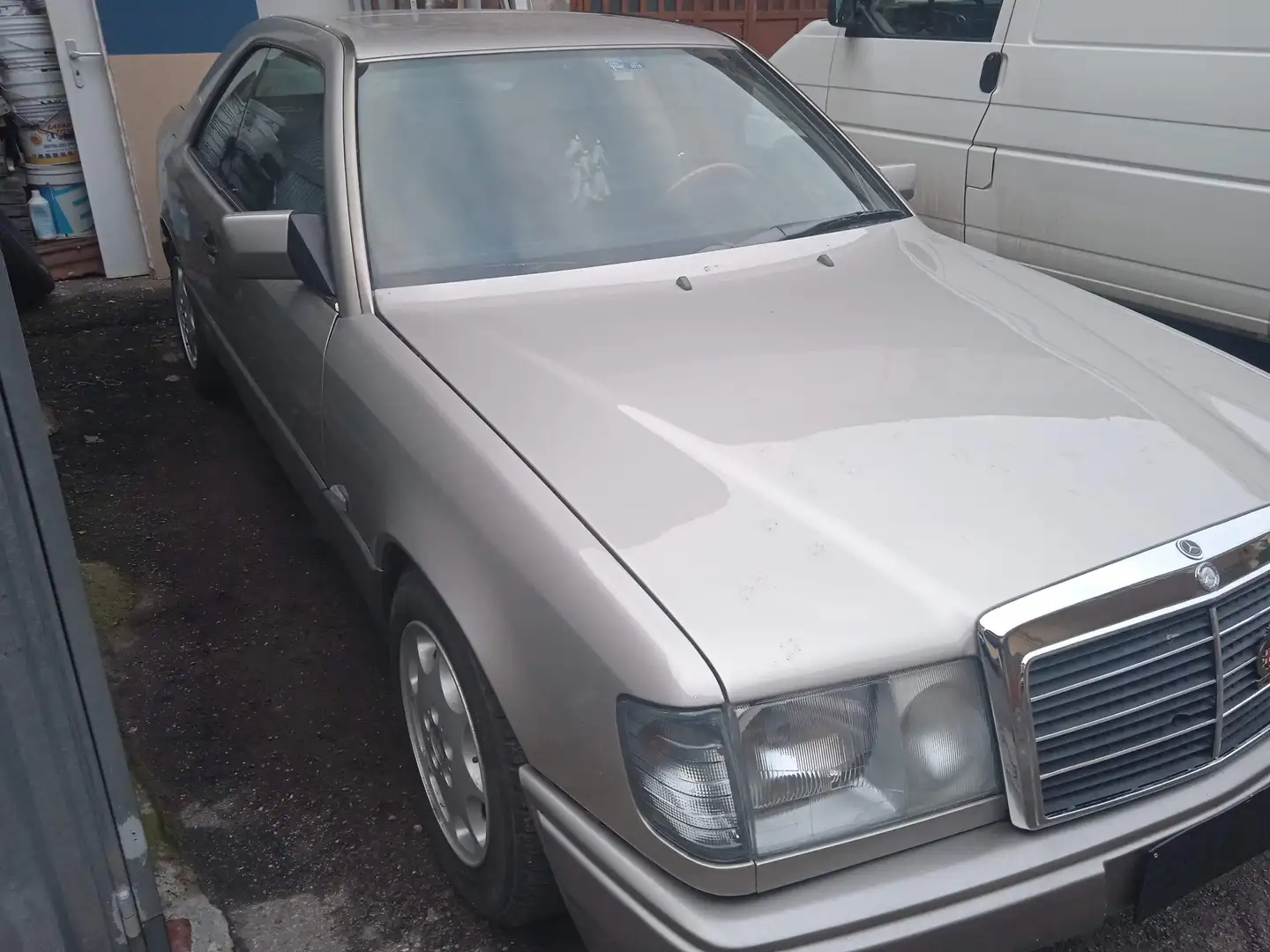 Mercedes-Benz 230 coupé - 1