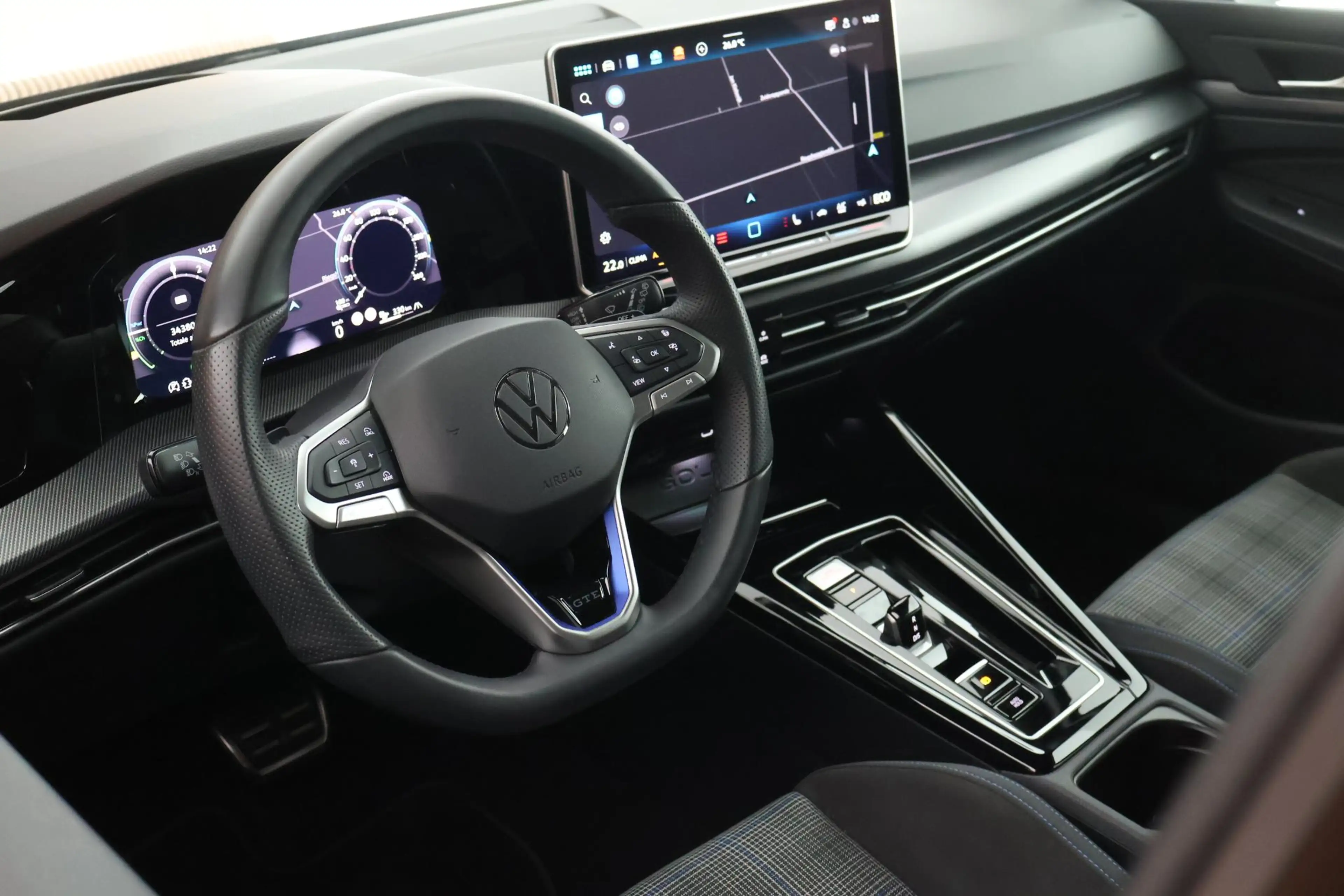 Volkswagen Golf GTE 1.5 eHybrid 272pk Trekhaak Camera Stoelverwarming — photo 3