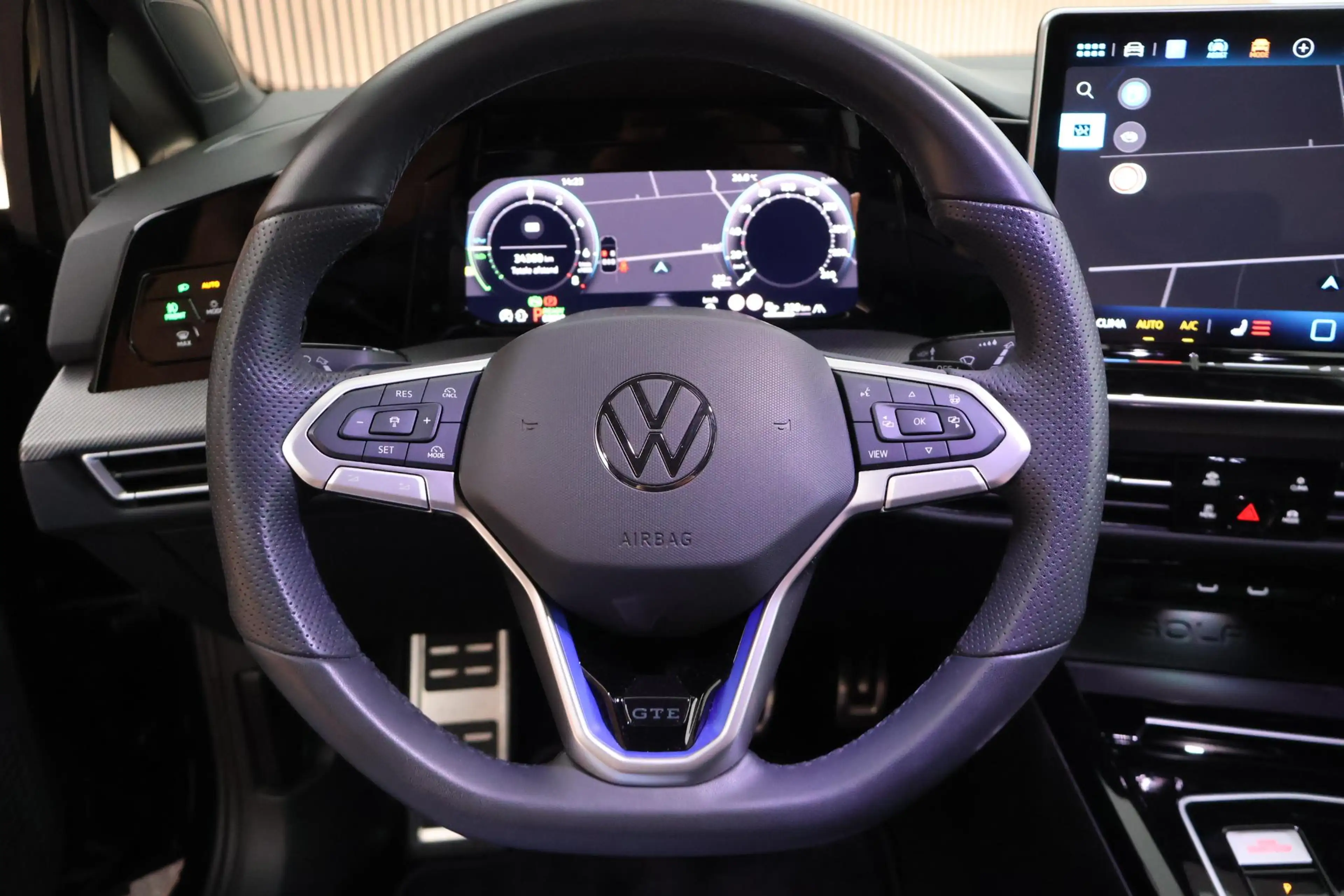 Volkswagen Golf GTE 1.5 eHybrid 272pk Trekhaak Camera Stoelverwarming — photo 19