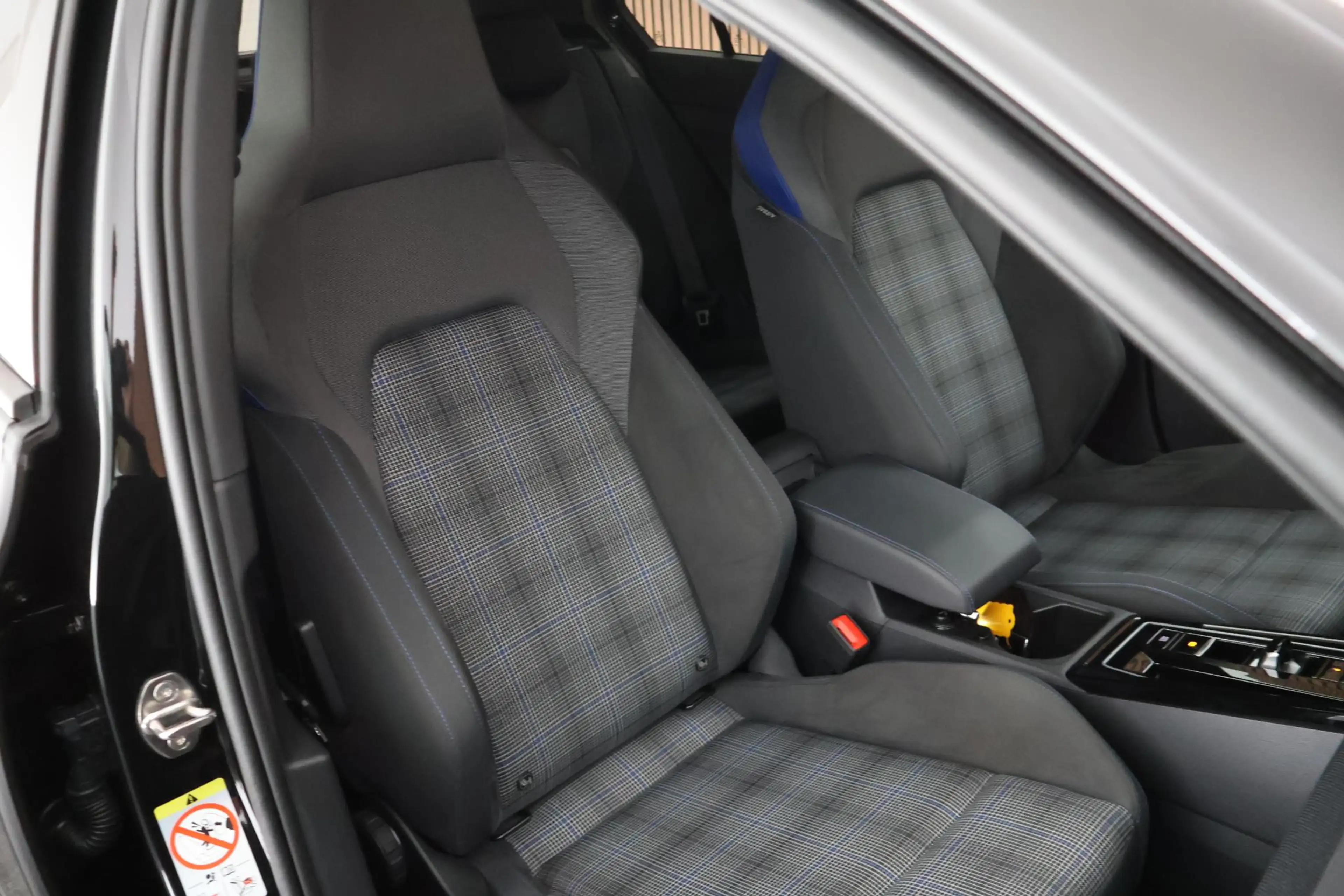 Volkswagen Golf GTE 1.5 eHybrid 272pk Trekhaak Camera Stoelverwarming — photo 2