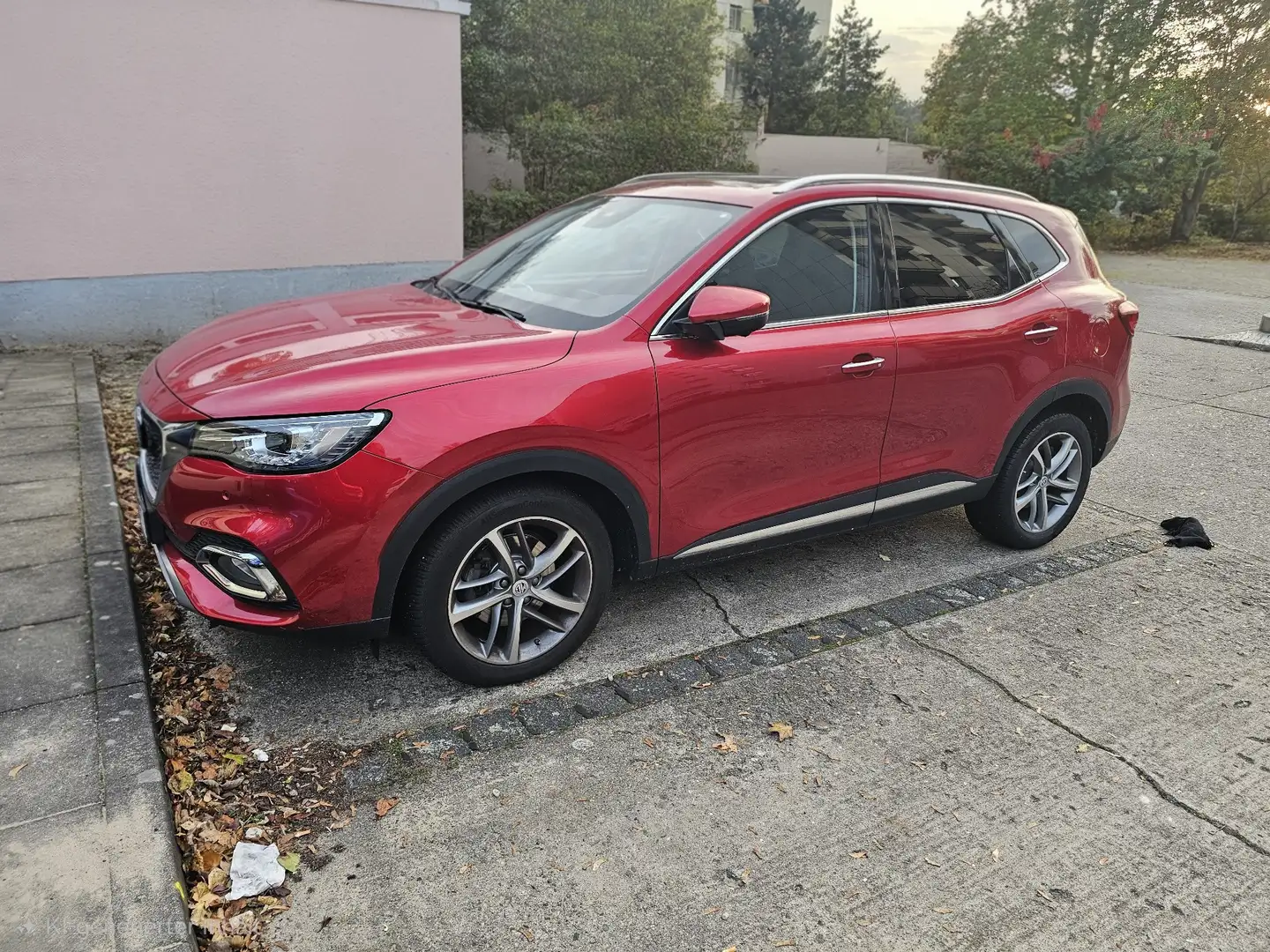 MG EHS PHEV Luxury Rot - 2