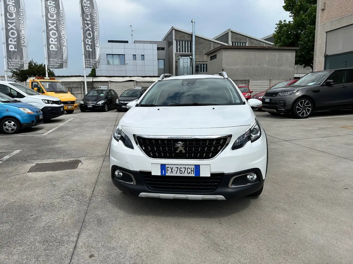 Peugeot 2008 1.2 puretech 61 kw 82cv Allurè Белый - 2