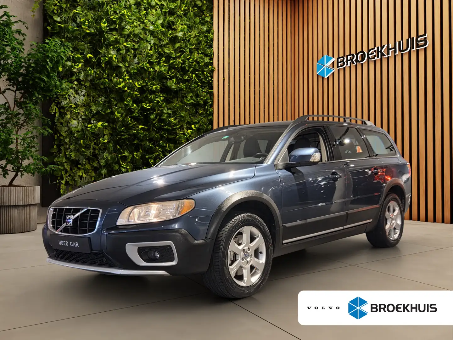 Volvo XC70 2.4 D5 AWD Kinetic | 1e Eigenaar! | Trekhaak | Led Bleu - 1