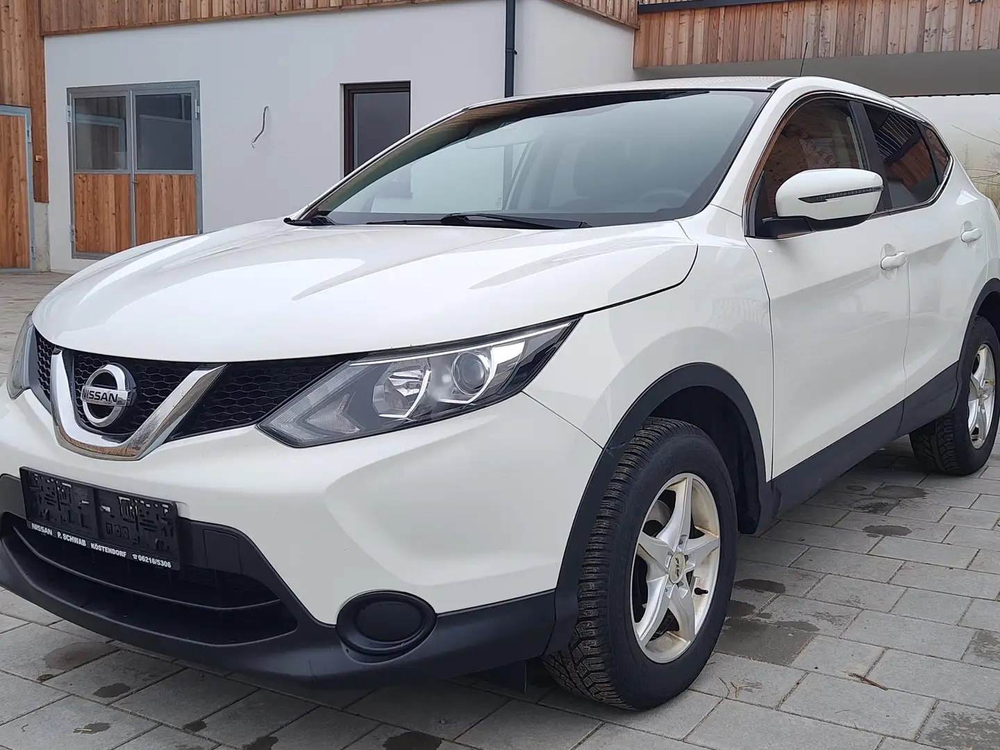 Nissan Qashqai Qashqai 1,2 DIG-T Visia Visia Weiß - 1