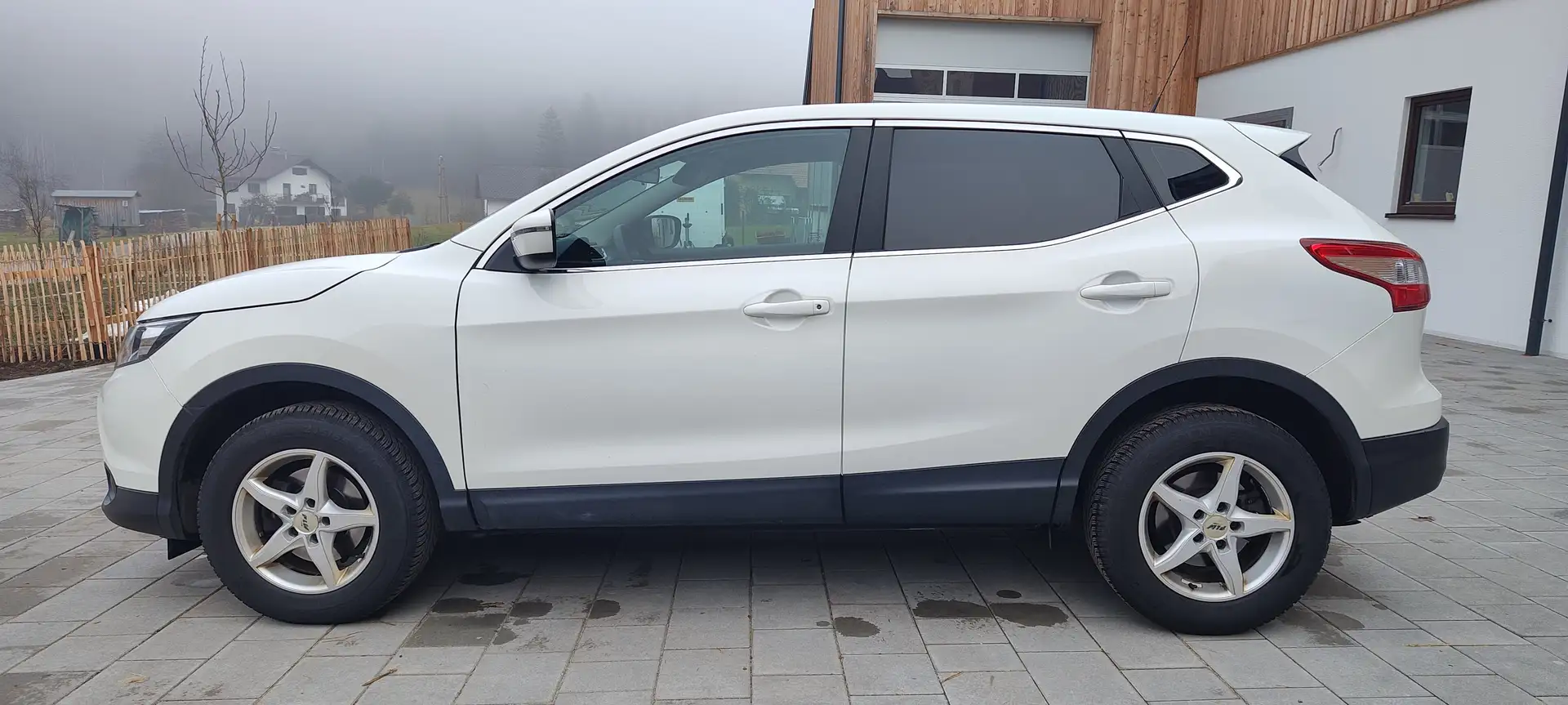 Nissan Qashqai Qashqai 1,2 DIG-T Visia Visia Weiß - 2
