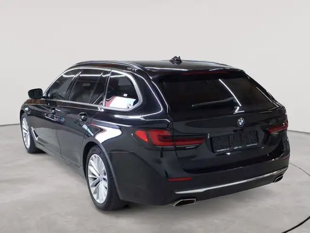 BMW 5 Series view 5