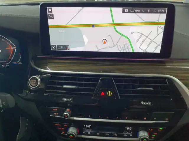 BMW 5 Series view 12