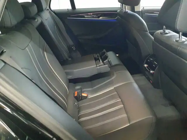 BMW 5 Series view 14
